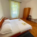 In 42071 Jadranovo